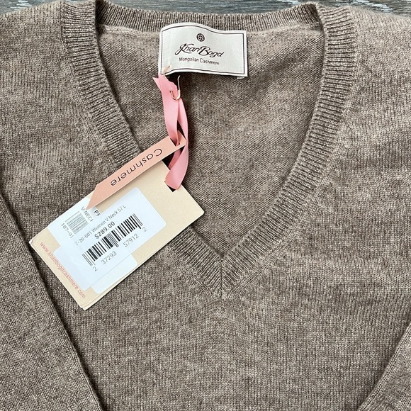 Mongolian Cashmere Sweater - Picture 3 of 4